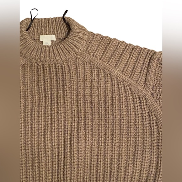 H&M Oversized Cropped Cable Knit Sweater M - Picture 4 of 10